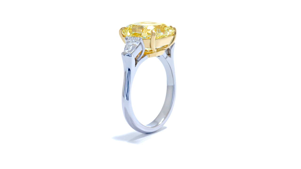 jb3316_d3952b - 5.40 carat Fancy Yellow Diamond Ring at Ascot Diamonds